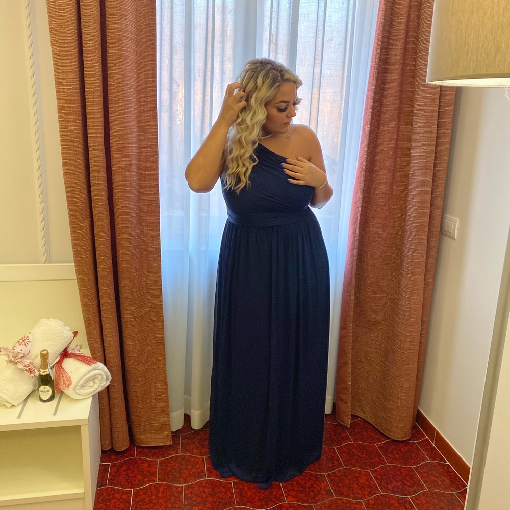 Elegant Navy Blue One-Shoulder Gown
